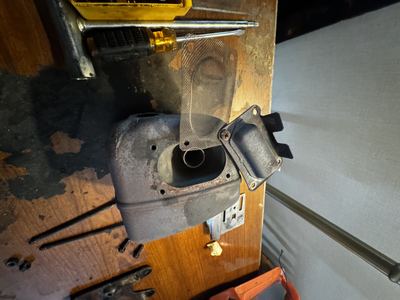 Husqvarna 3120XP muffler